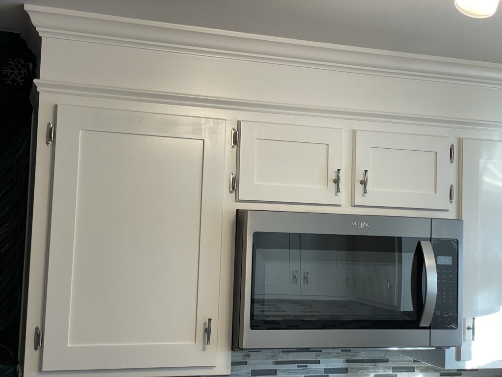 kitchen-makeover-with-grey-countertops